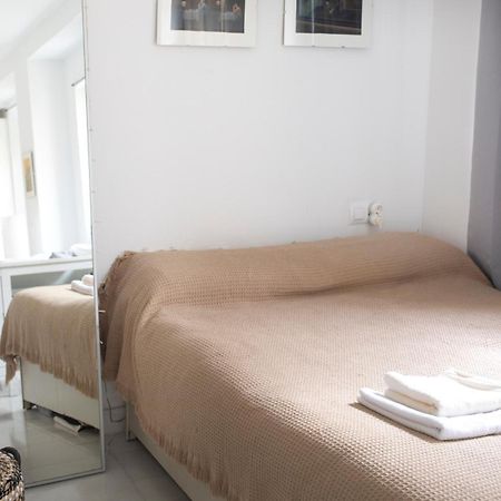 Atico Con Balcon En Pleno Centro Apartman Sevilla Kültér fotó