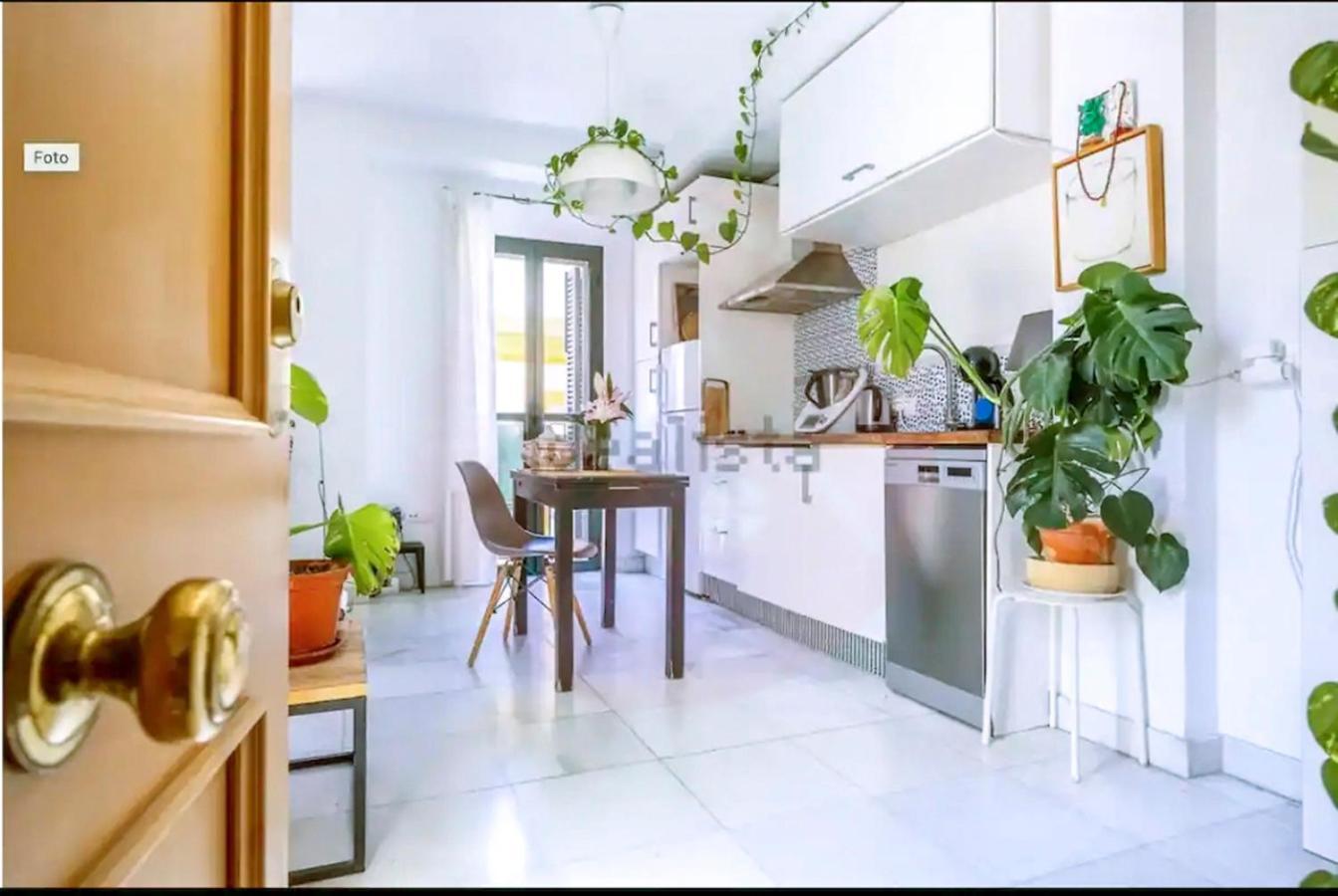 Atico Con Balcon En Pleno Centro Apartman Sevilla Kültér fotó