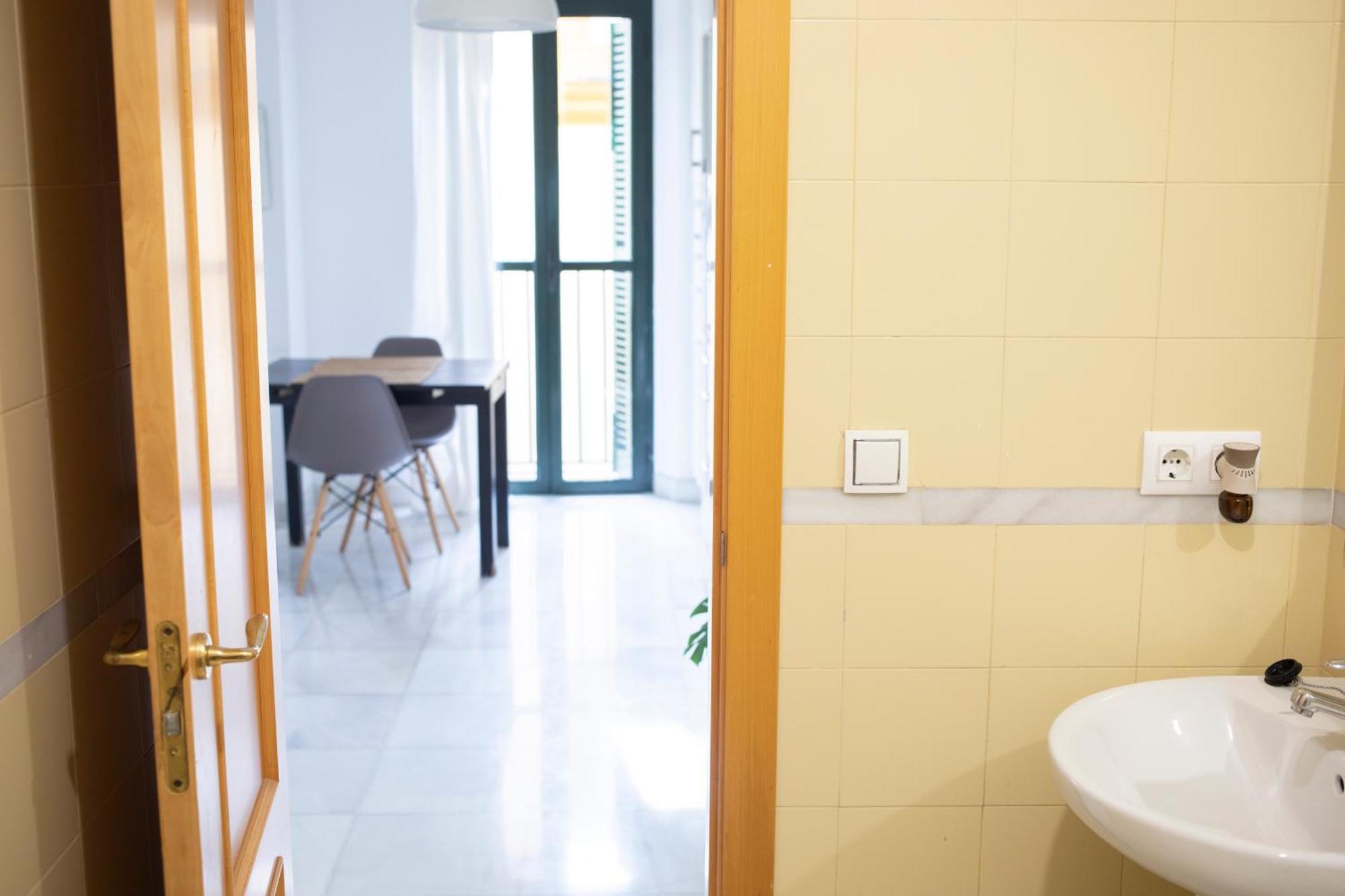 Atico Con Balcon En Pleno Centro Apartman Sevilla Kültér fotó
